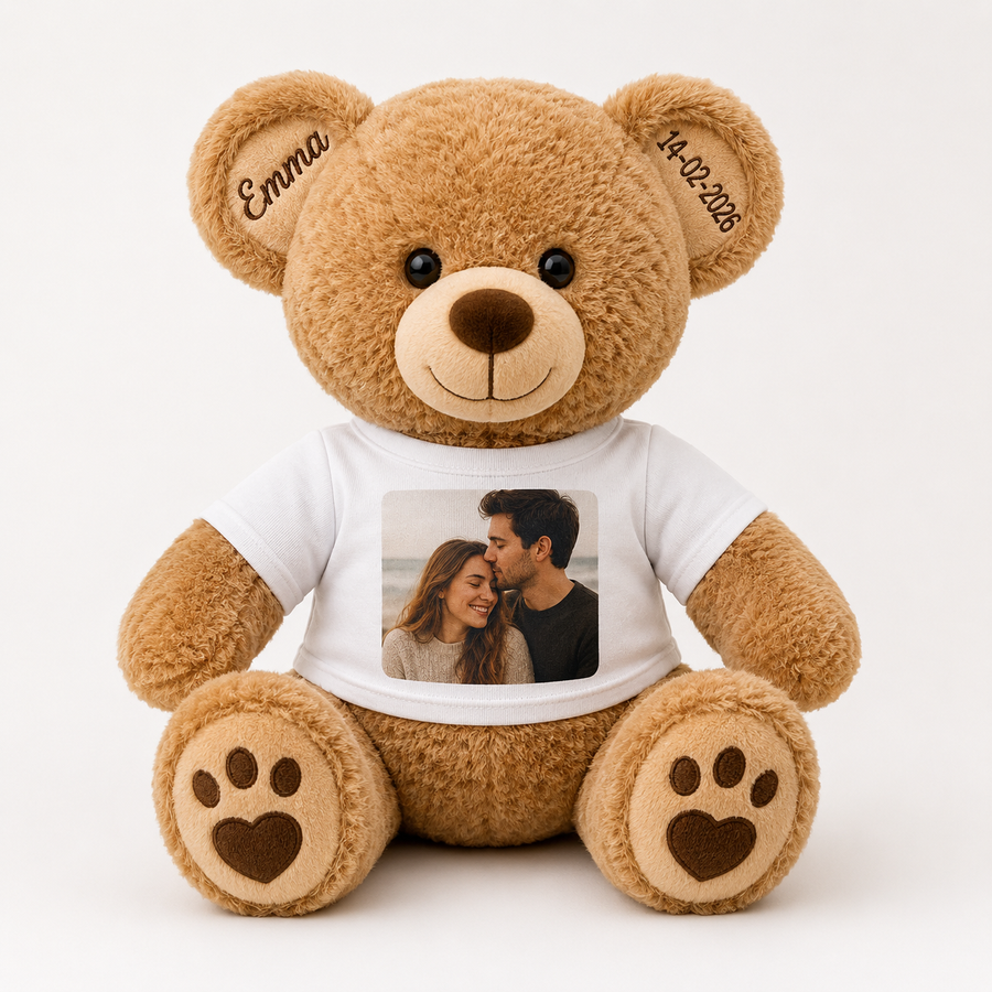 Vereeuwig een naam, datum of foto in een zachte teddybeer